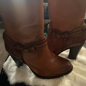 Jenny Plate Short Boot